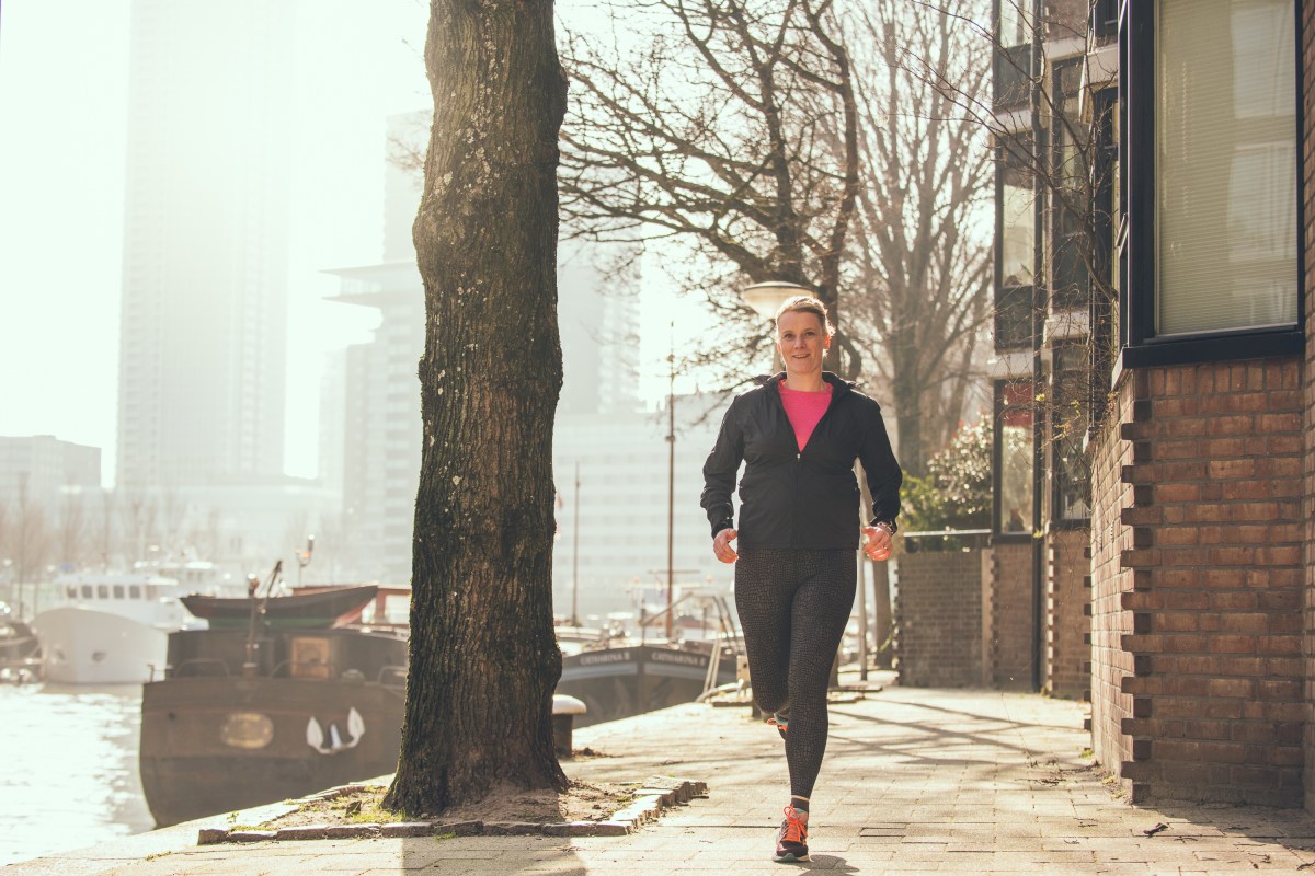 Maart roert zijn&nbsp;staart